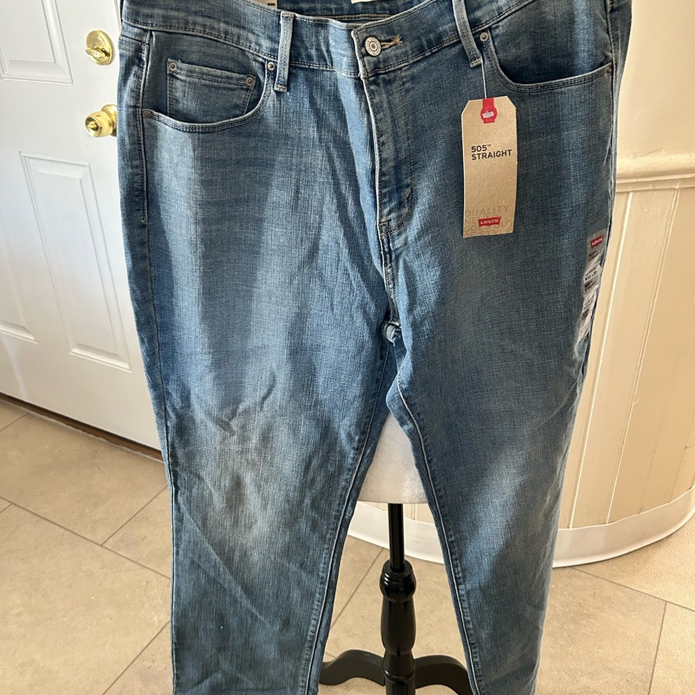 NWT Levi’s 505 Straight Jeans Size 16 Short W33 L30